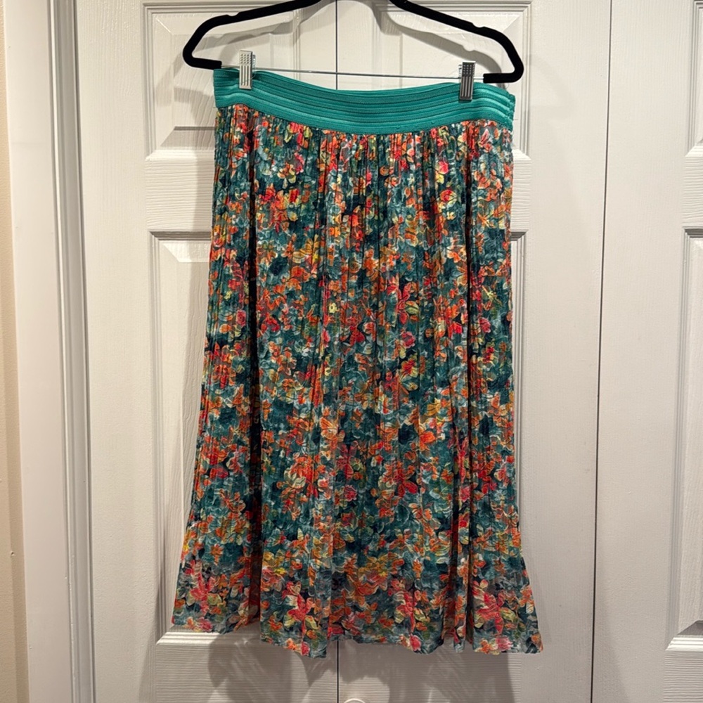 Vintage plus sized lace lined skirt
